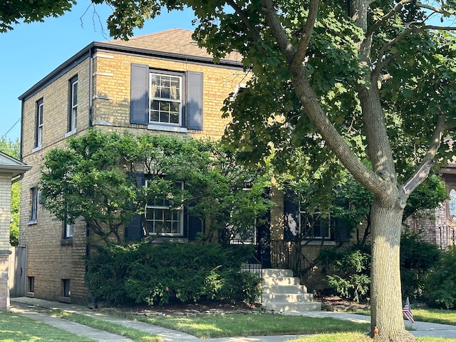 view of front facade