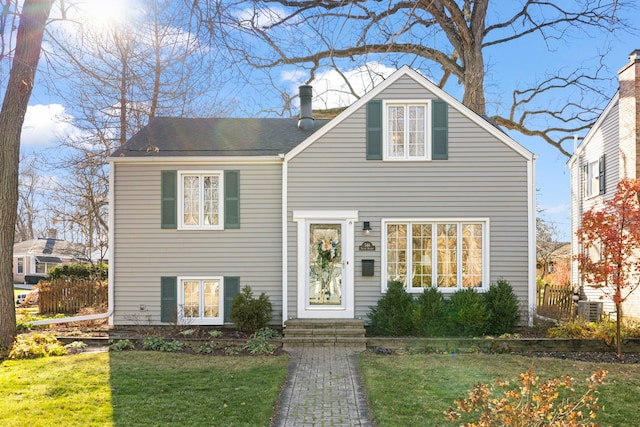 view of front of house with a front lawn