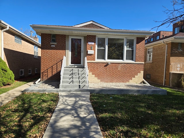 view of front of house with a front yard