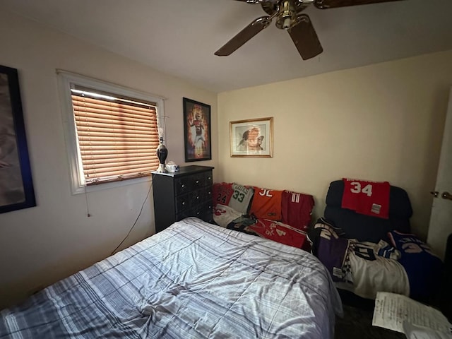 bedroom with ceiling fan