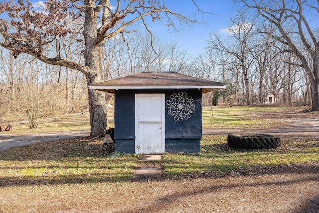 view of outbuilding