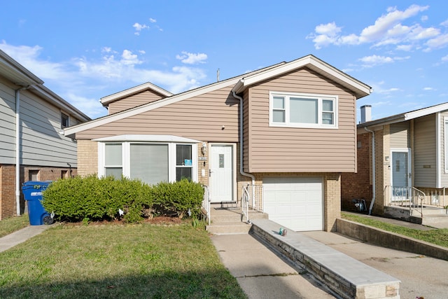 view of front facade featuring a front lawn and a garage