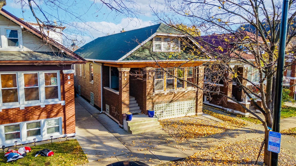 view of front of house