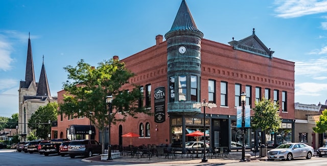 view of building exterior