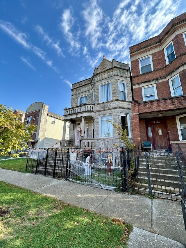 view of front of house