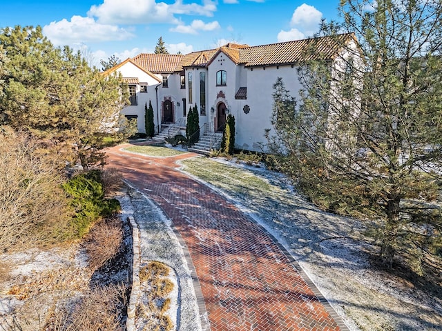 view of mediterranean / spanish-style house