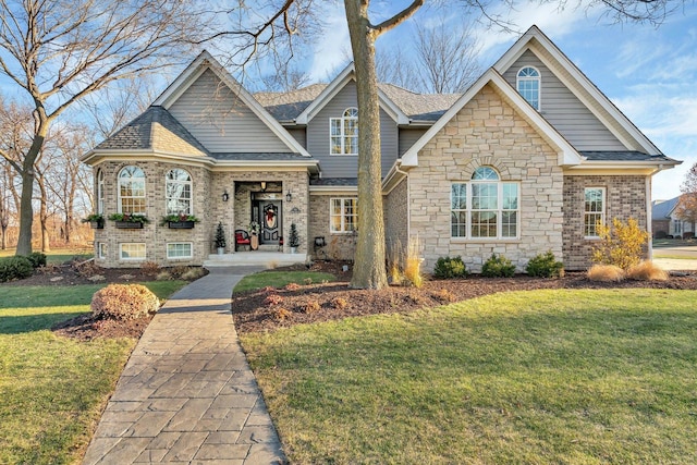 view of front of house featuring a front lawn