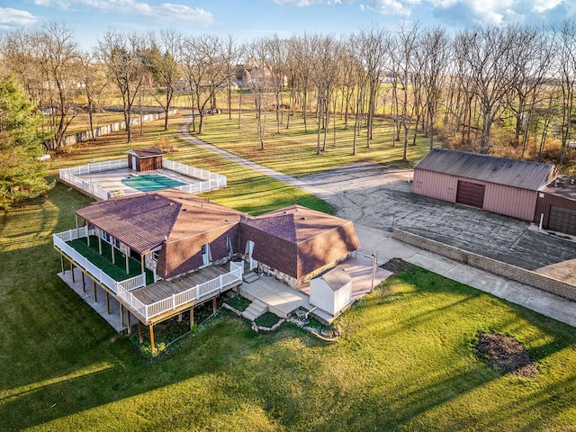 birds eye view of property featuring a rural view