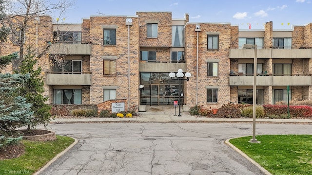 1926 Prairie Sq Unit 103, Schaumburg, IL 60173 - view of apartment building / complex