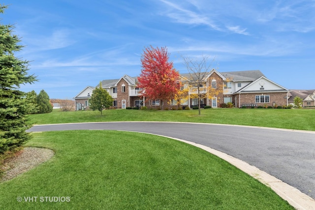 view of front of property with a front yard