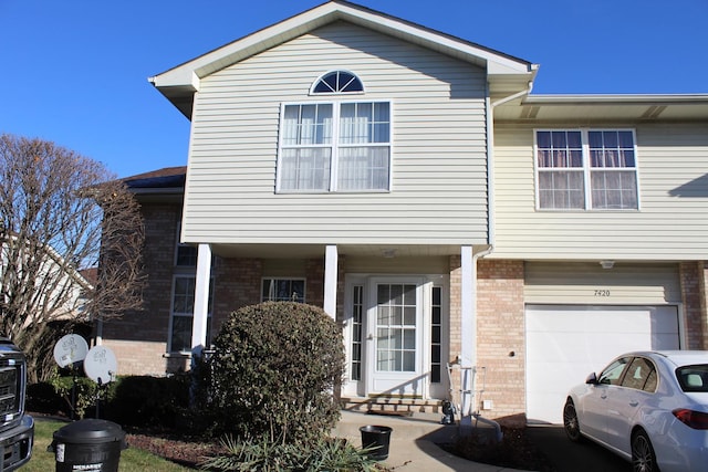 view of front facade with a garage