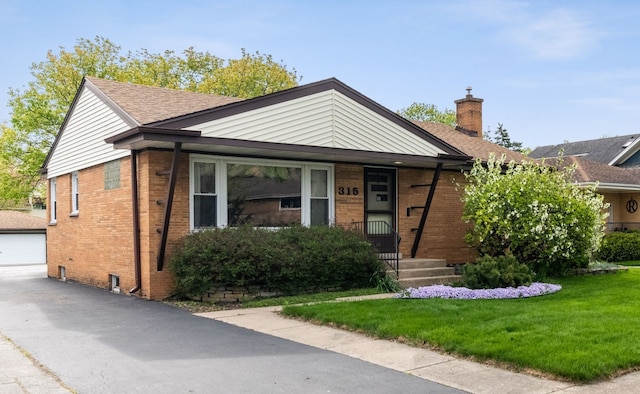 view of front of property with a front yard