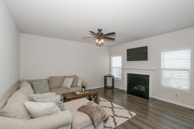 bedroom with ceiling fan and carpet