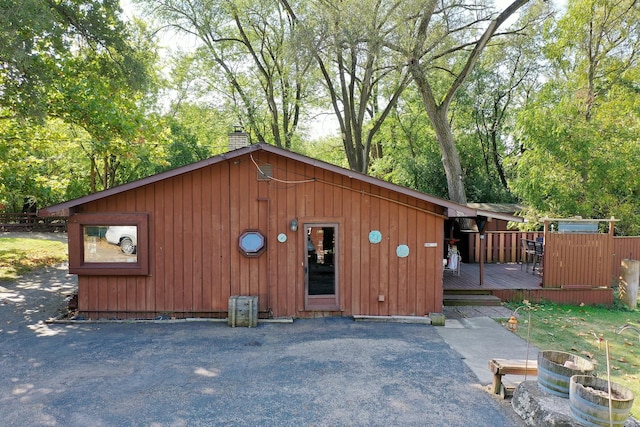 view of outdoor structure