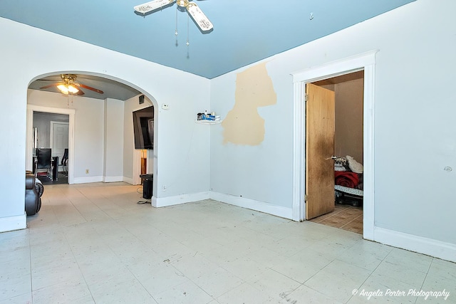 empty room with ceiling fan