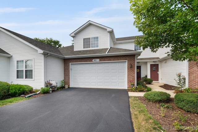 view of front facade featuring a garage