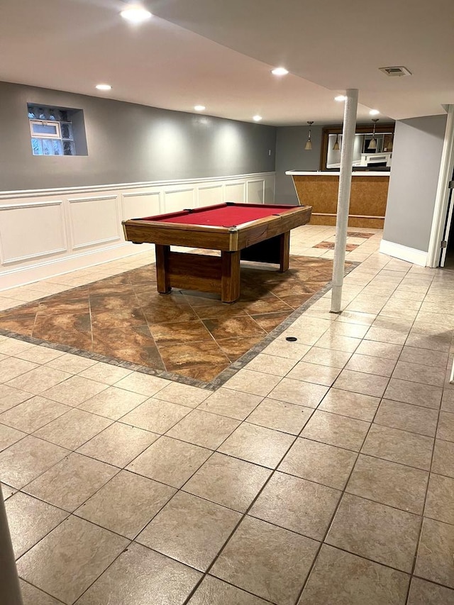 playroom with pool table