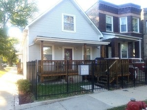 view of front of property with covered porch