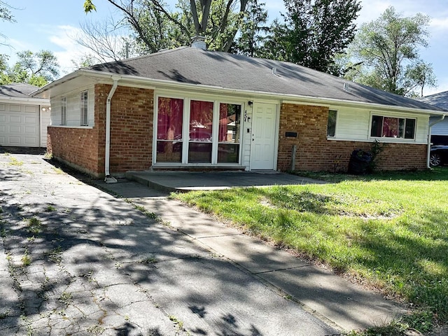 ranch-style house with a front yard