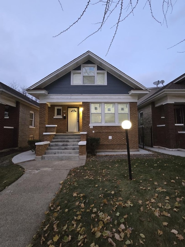 view of front of property with a front lawn