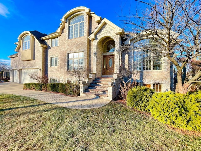 view of front facade with a garage