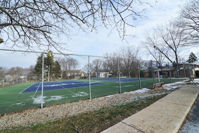 surrounding community with tennis court