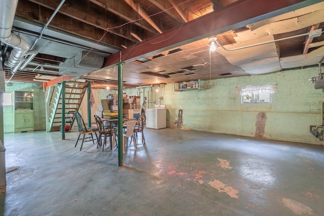 basement with washer / clothes dryer