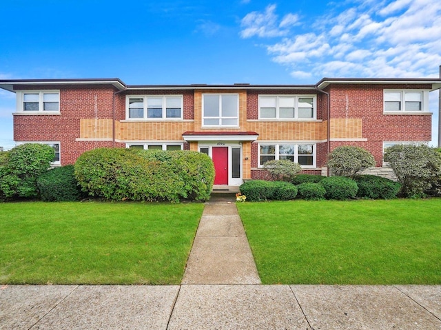 view of front of house with a front yard