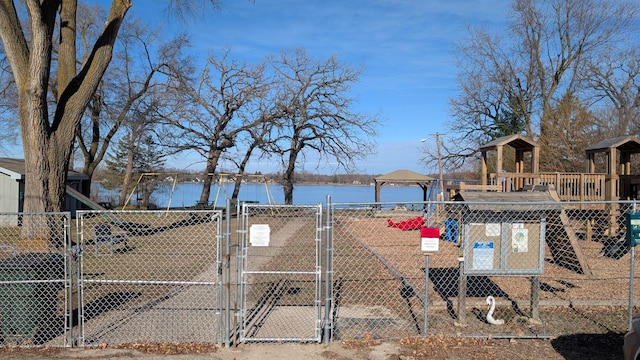 view of yard featuring a water view