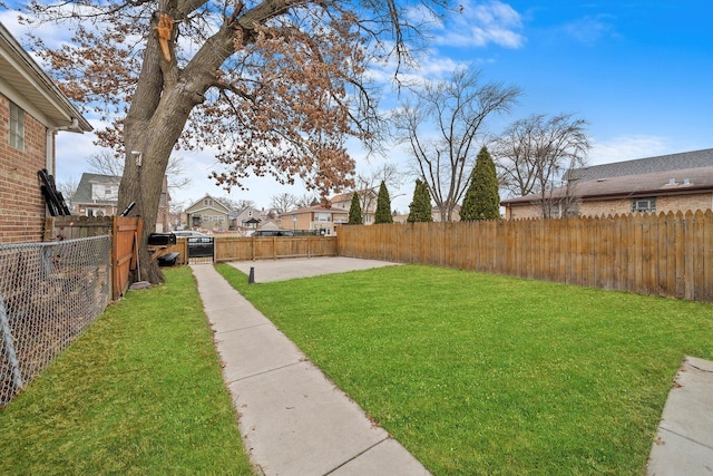 view of yard with a patio