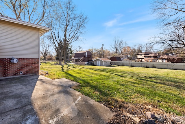 view of yard featuring a patio