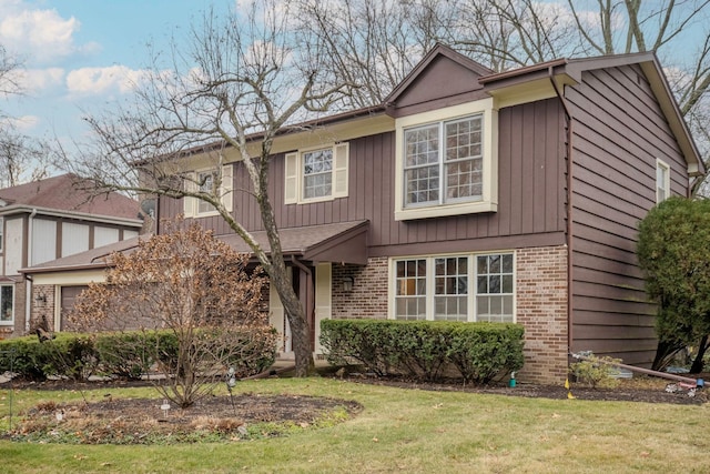 view of front of property featuring a front yard