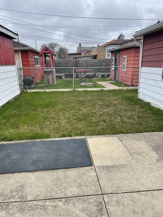 view of yard with a patio area