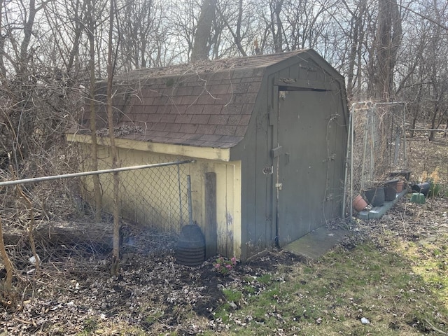 view of outbuilding