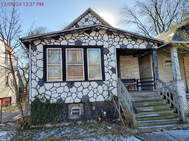 view of front of house with covered porch