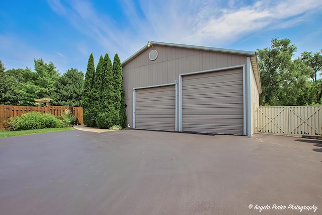 35161 N Indian Trl, Ingleside, IL 60041 - detached garage with fence