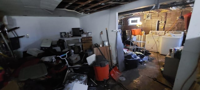 basement with washing machine and dryer