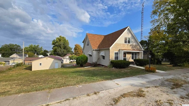 view of front of property with a front yard