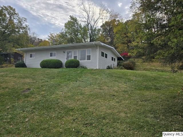 exterior space featuring a yard