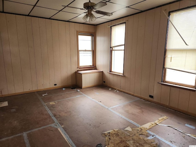 315-317 Lind, Quincy, IL 62301 - empty room featuring ceiling fan