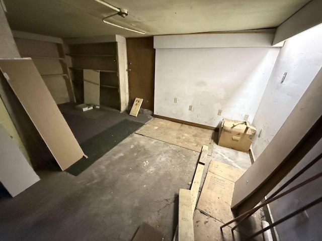 bathroom featuring concrete floors