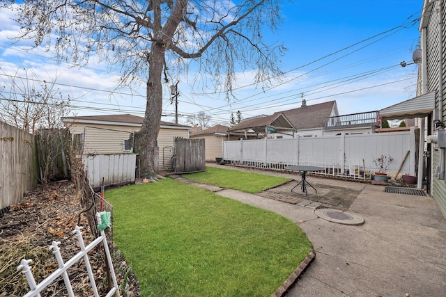 view of yard with a patio area