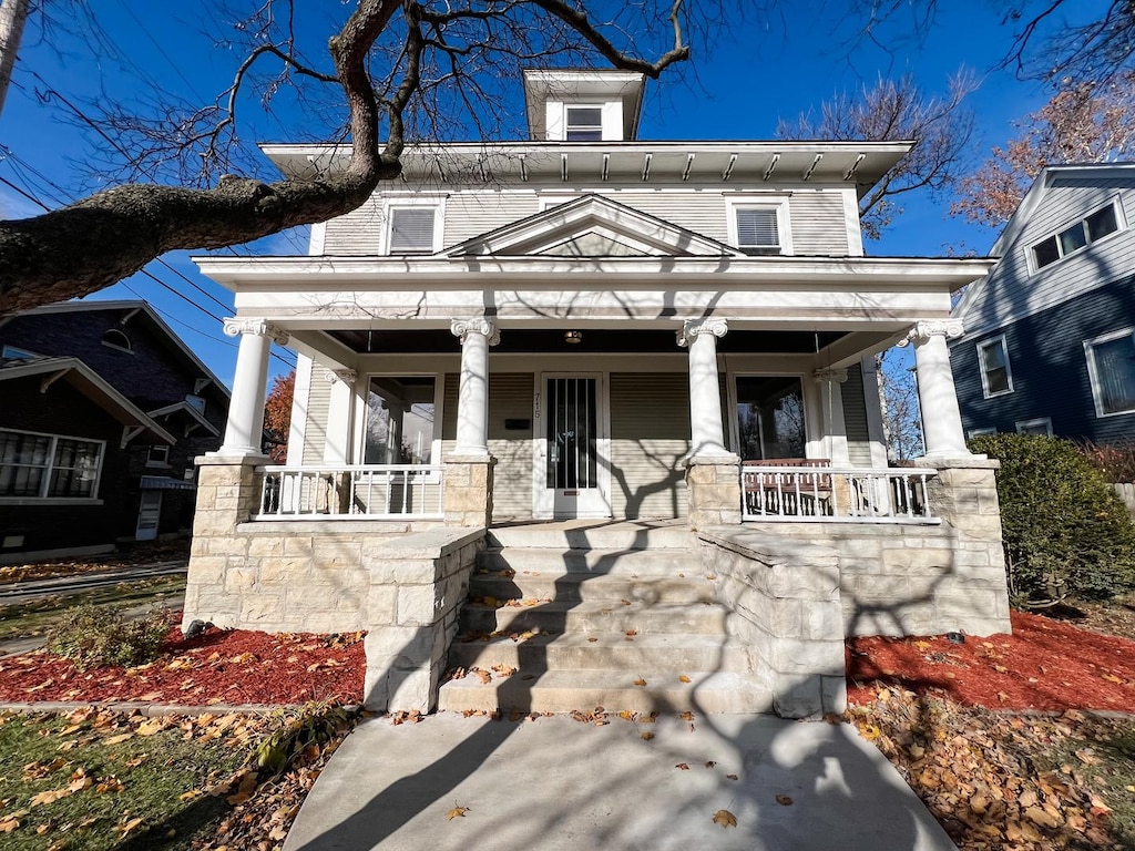 view of front of property with covered porch