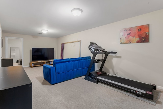 workout room with carpet