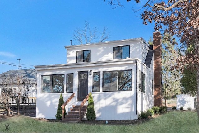 view of front of house with a front yard