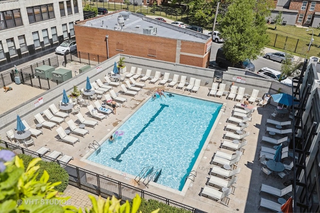 view of swimming pool