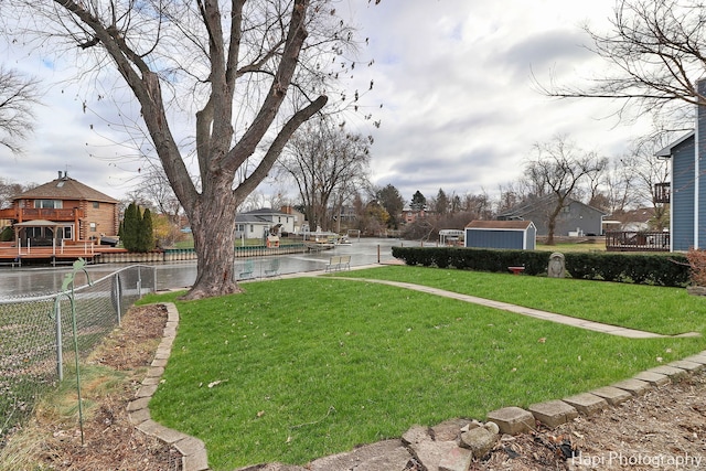 view of yard featuring a water view