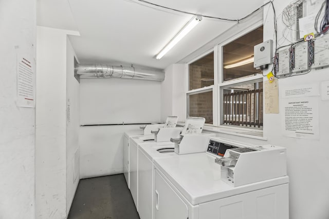 laundry room with washing machine and dryer