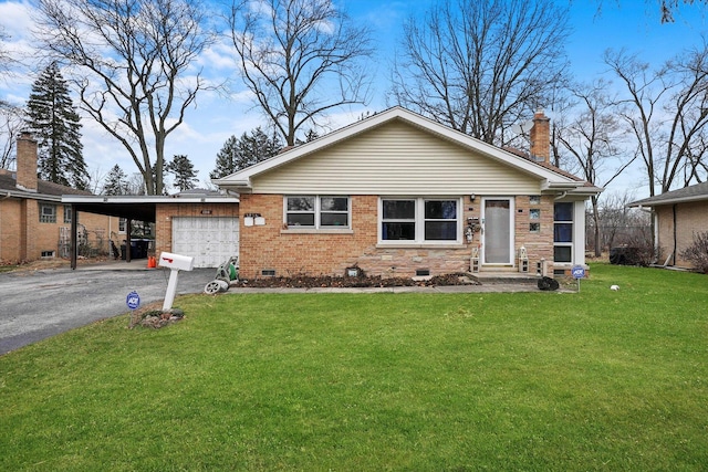 view of front of home featuring a front yard and a carport