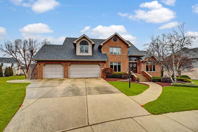 view of front facade featuring a front yard